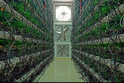 How Crypto Miners Are Diversifying Into AI, According to JP Morgan